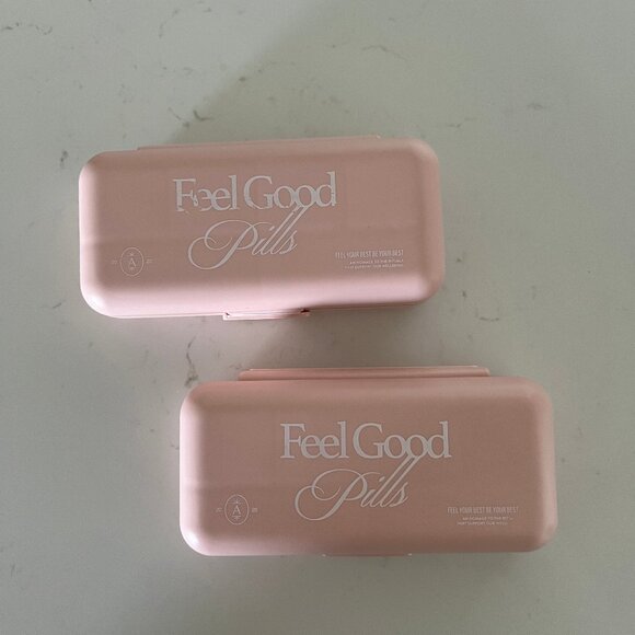 Arrae Pill Box / Travel Pill Contrainers - Picture 1 of 3